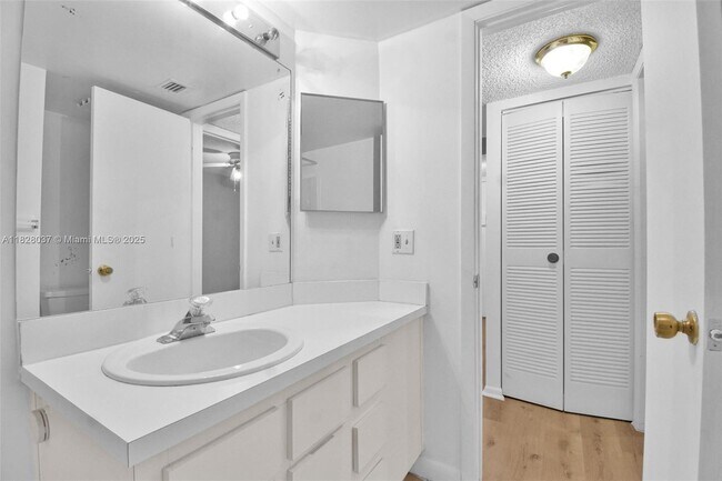 Building Photo - 10501 W Broward Blvd