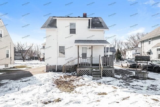 Building Photo - 908 W 20th St