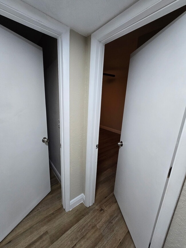 Building Photo - 1152 W 22nd St