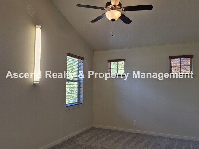 Building Photo - Lower Price! Available Immediately Minutes to Orenco 4 Bed & Office with Full Bath on Main 1 Smal...