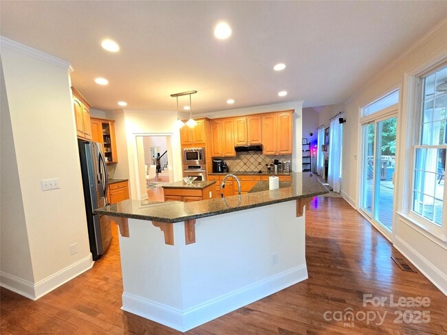 Building Photo - 409 Foxglove Ln