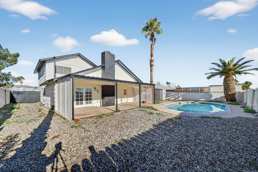 Building Photo - 809 Peacock Ct