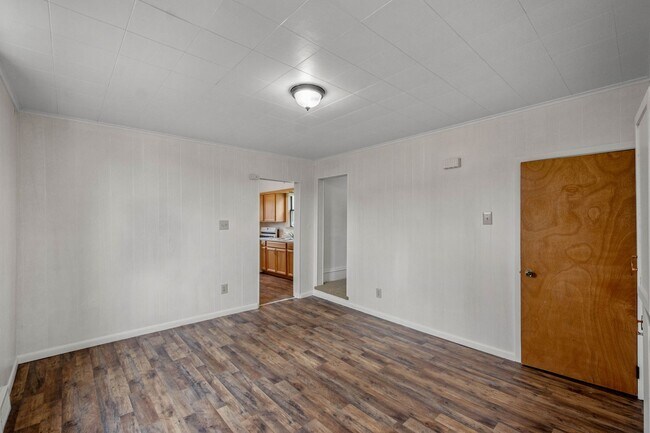 Building Photo - Beautiful 2 bedroom home in Pitcairn available August 15!