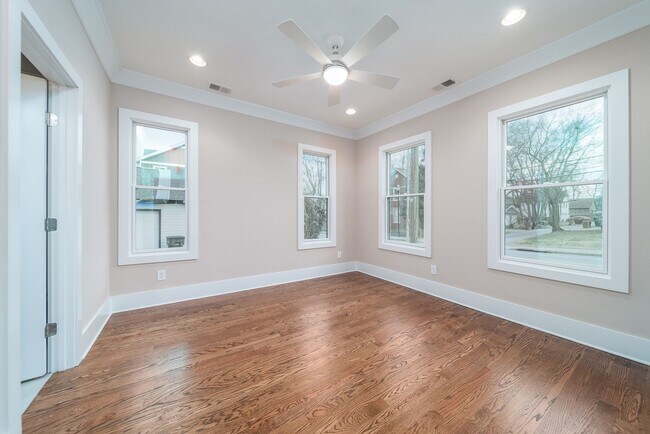Building Photo - Experience the best of urban living in this stunning 3BR/3.5BA home in the highly sought-after Ge...