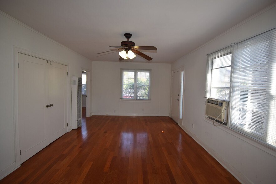 Building Photo - 5212 Fountain Ave
