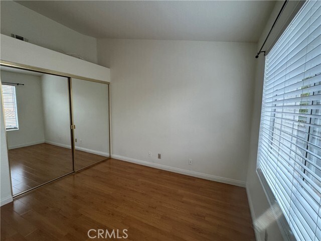 Building Photo - 27 Alcoba