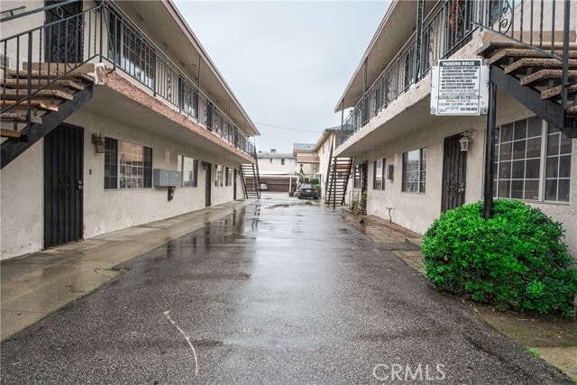 Building Photo - 921 Carob Way