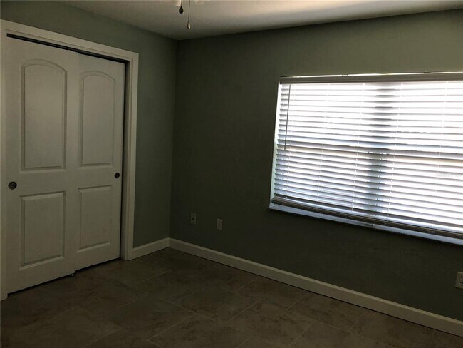 Building Photo - 37 144th Ave