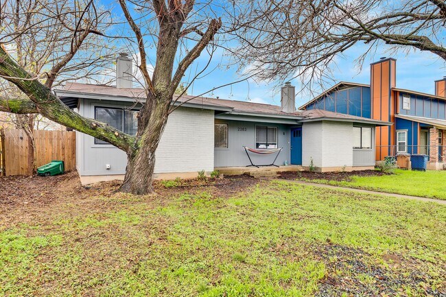 Building Photo - 2203 E Stassney Ln