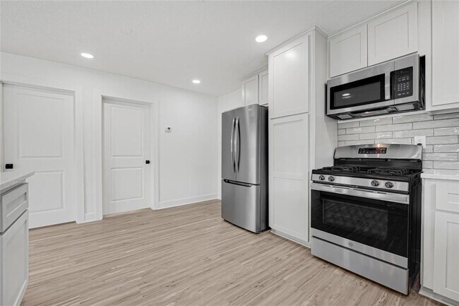 Building Photo - 3910 Cetti St