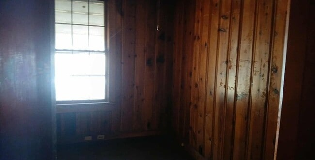 Building Photo - 114 Cedar St