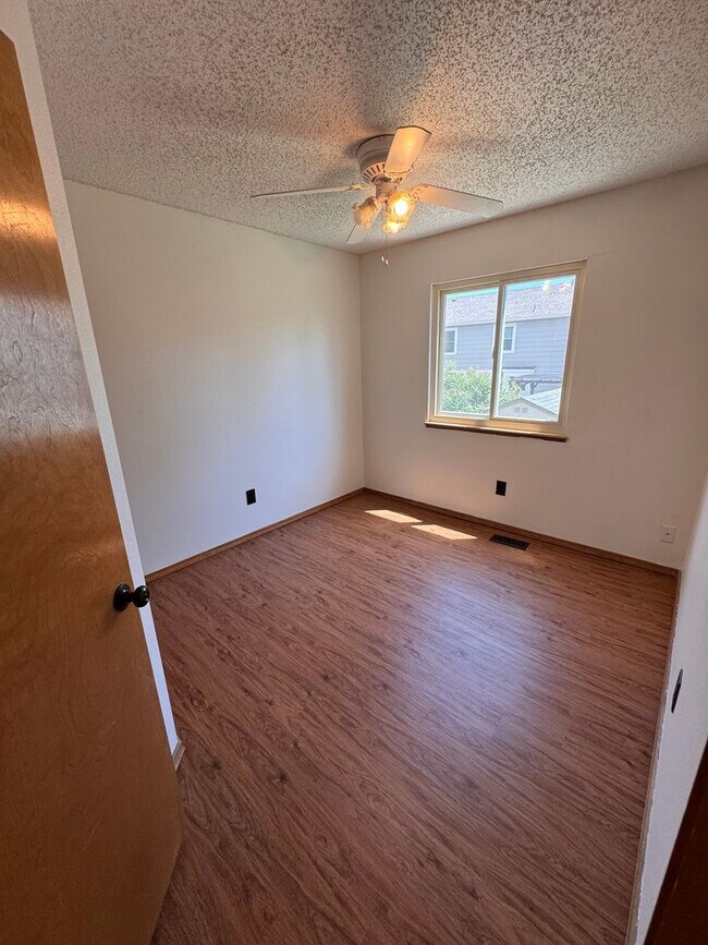 Building Photo - 4 Bed 4 Bath in Briargate $2695 Pet Friendly
