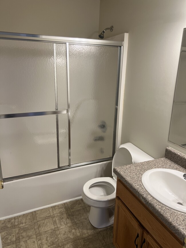 Building Photo - 2745 Apple Orchard Dr NW