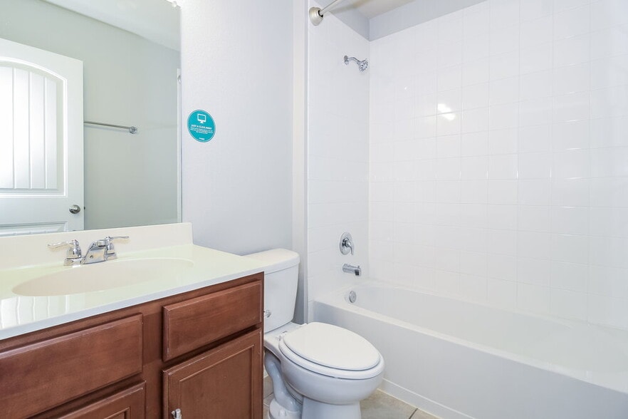 Building Photo - 1402 Copper St