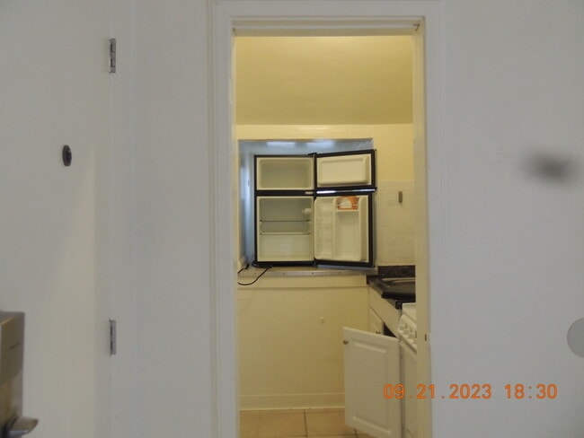 Building Photo - 532 21st St