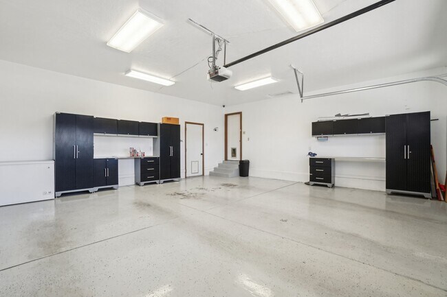 Building Photo - 240 W 220 S St
