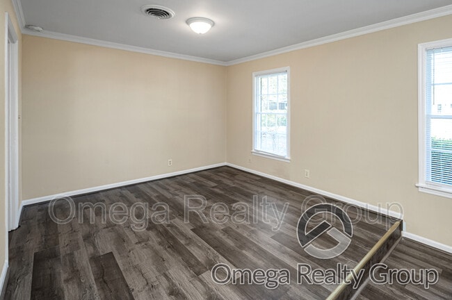 Building Photo - 3215 Walton Dr