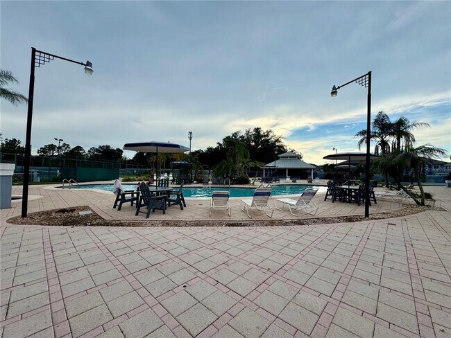 Building Photo - 425 Caribbean Dr