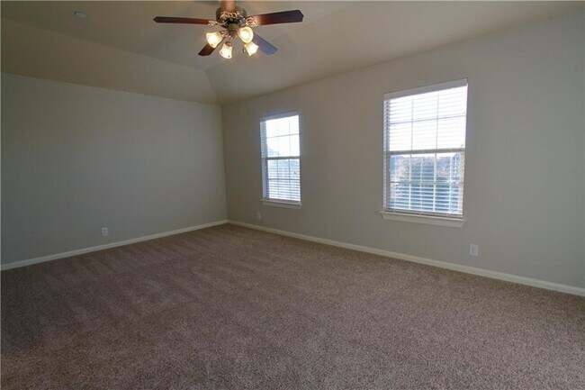 Building Photo - 3101 Davis Ln