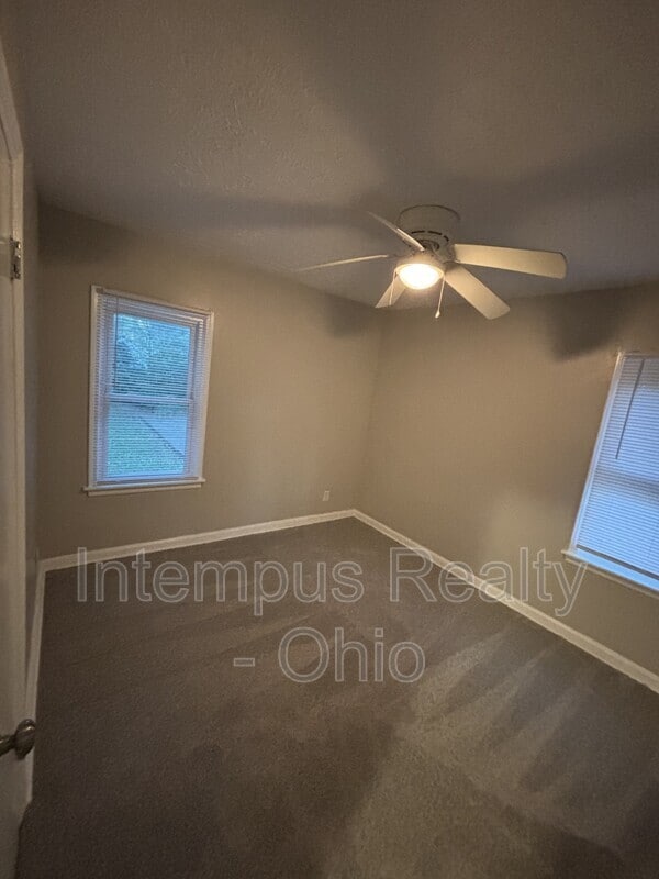 Building Photo - 692 S Wheatland Ave