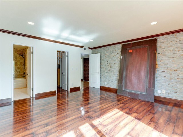 Building Photo - 834 15th St