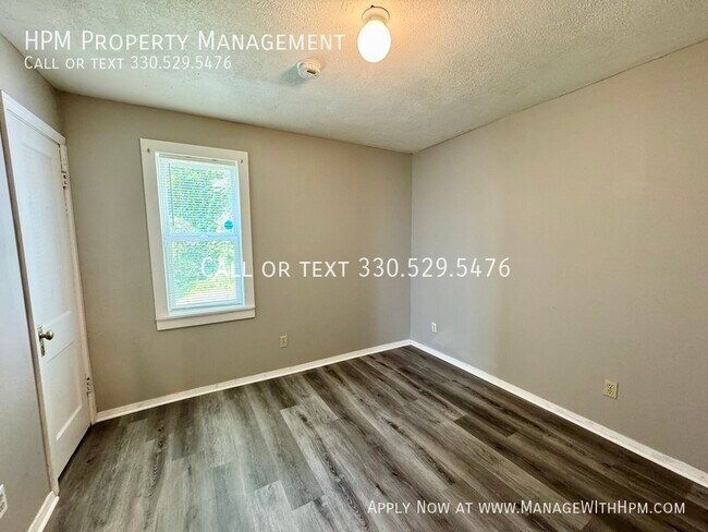 Building Photo - 1591 Bauer Blvd