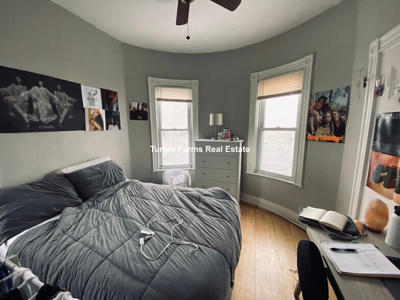 Building Photo - 36 Cherokee St