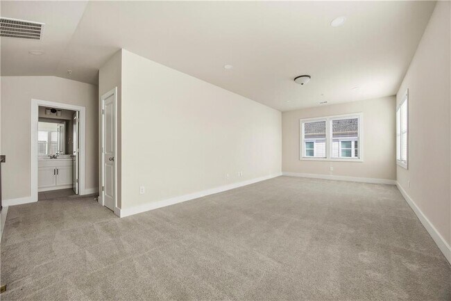 Building Photo - 1222 Westshore Dr