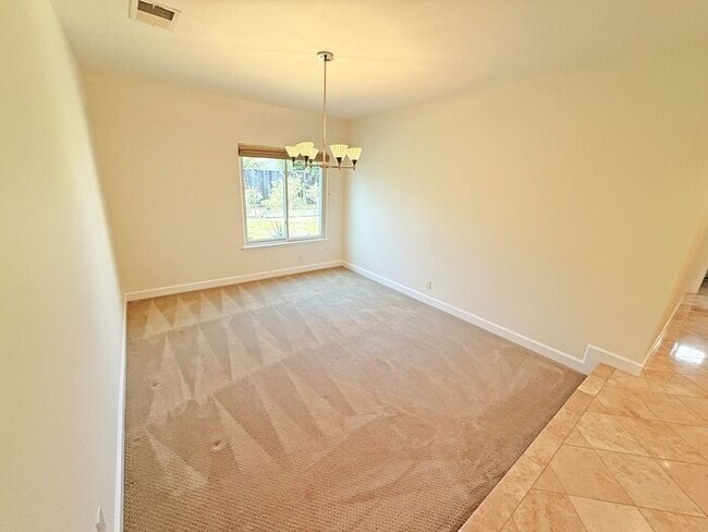 Building Photo - 2535 Hebron Ave