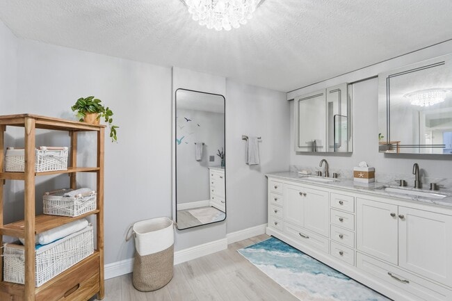 Building Photo - 1605 S US Hwy 1