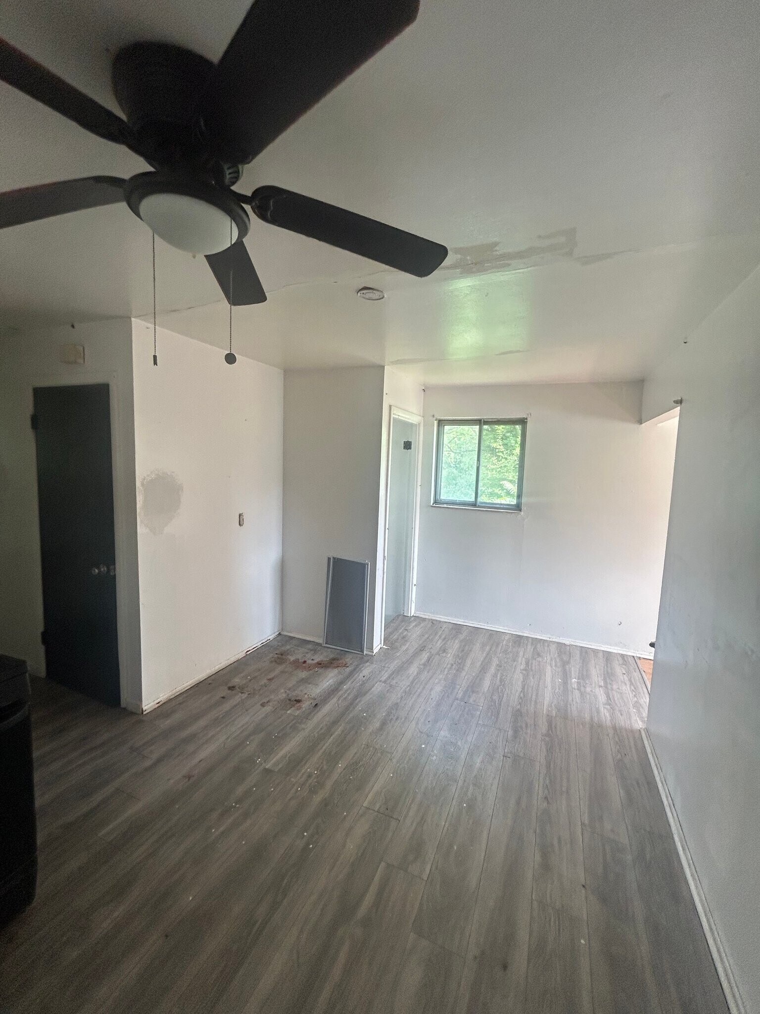 Building Photo - 4211 Ravenwood Ave