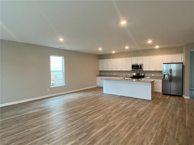 Building Photo - 4412 Grosbeak Dr