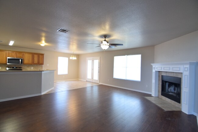Building Photo - 2200 Riley Dr