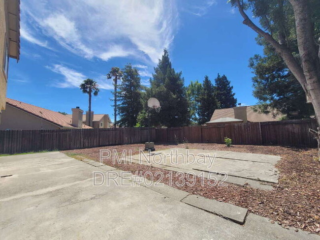 Building Photo - 937 Iron Dr