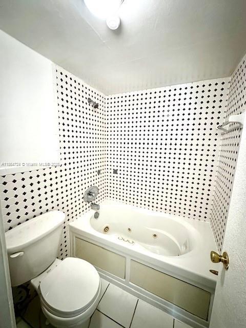 Building Photo - 1301 NE Miami Gardens Dr
