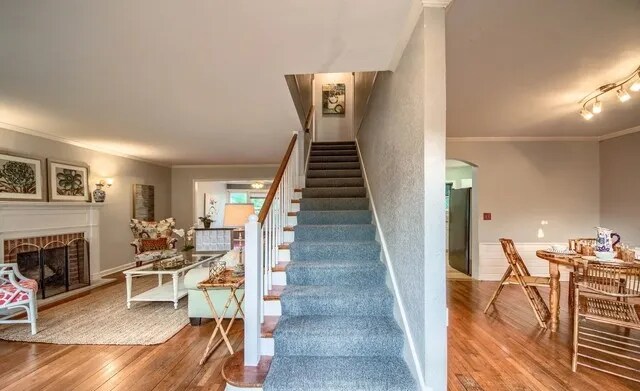 Building Photo - 254 Quentin Dr