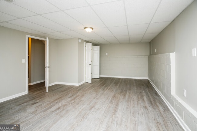 Building Photo - 2212 Cedar Creek Ln