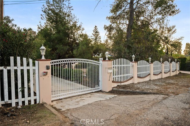 Building Photo - 28510 W Driver Ave