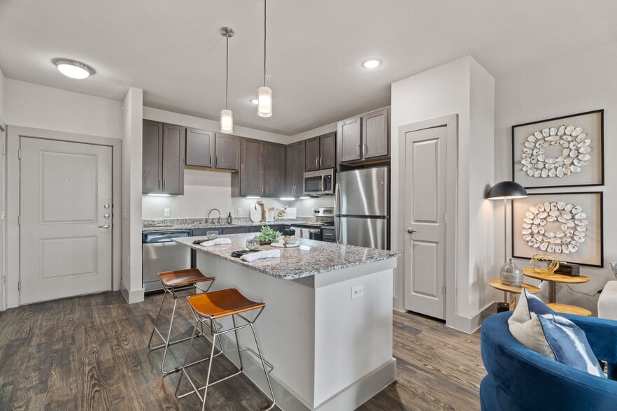 Building Photo - Axis Marketplace