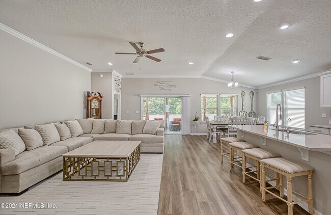 Building Photo - 15599 Chir Pine Dr