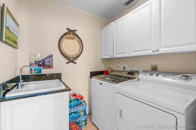 Building Photo - 16850 Colchester Ct