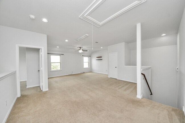 Building Photo - 23714 Via Viale Dr