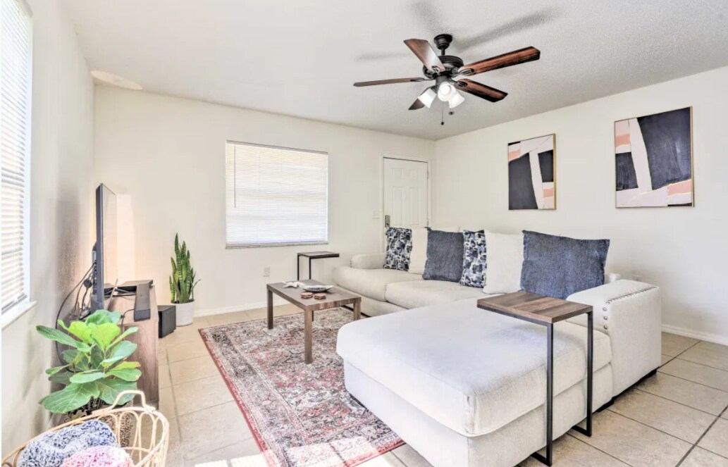 Building Photo - 416 40th St E