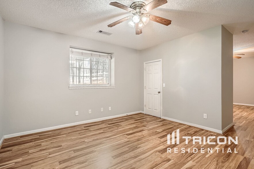 Building Photo - 88 Oliveria Way