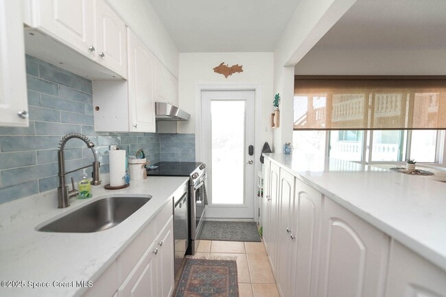 Building Photo - Furnished and Available April 6th 2026