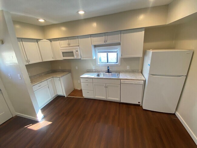Building Photo - Updated 4 bed 1.5 Bath in Omaha