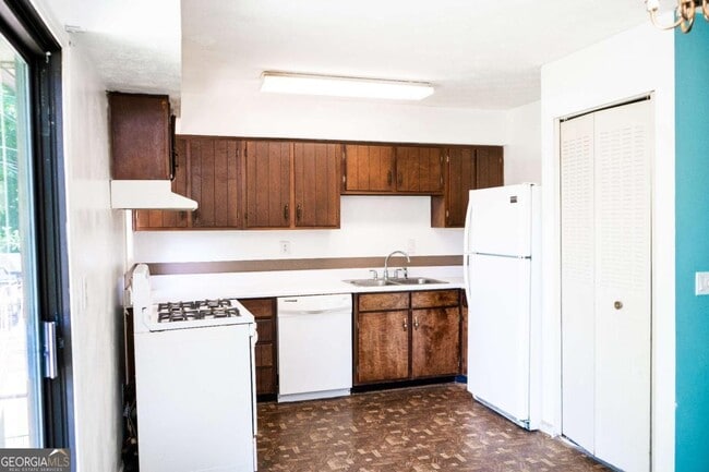 Building Photo - 3237 Abbeywood Dr