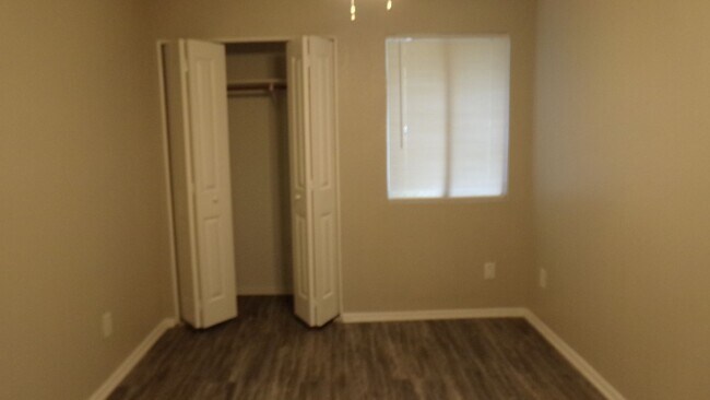 Building Photo - Yuhashi Properties1 (1606 Waterloo Trl)