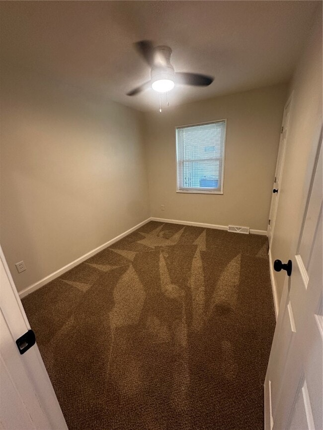 Building Photo - 6705 Lightwood Dr