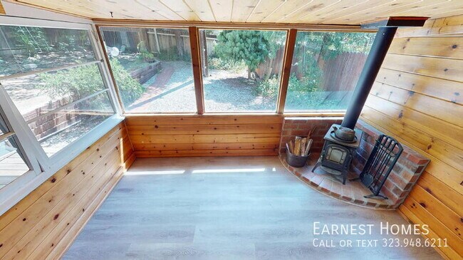 Building Photo - 2446 Liberty Ln